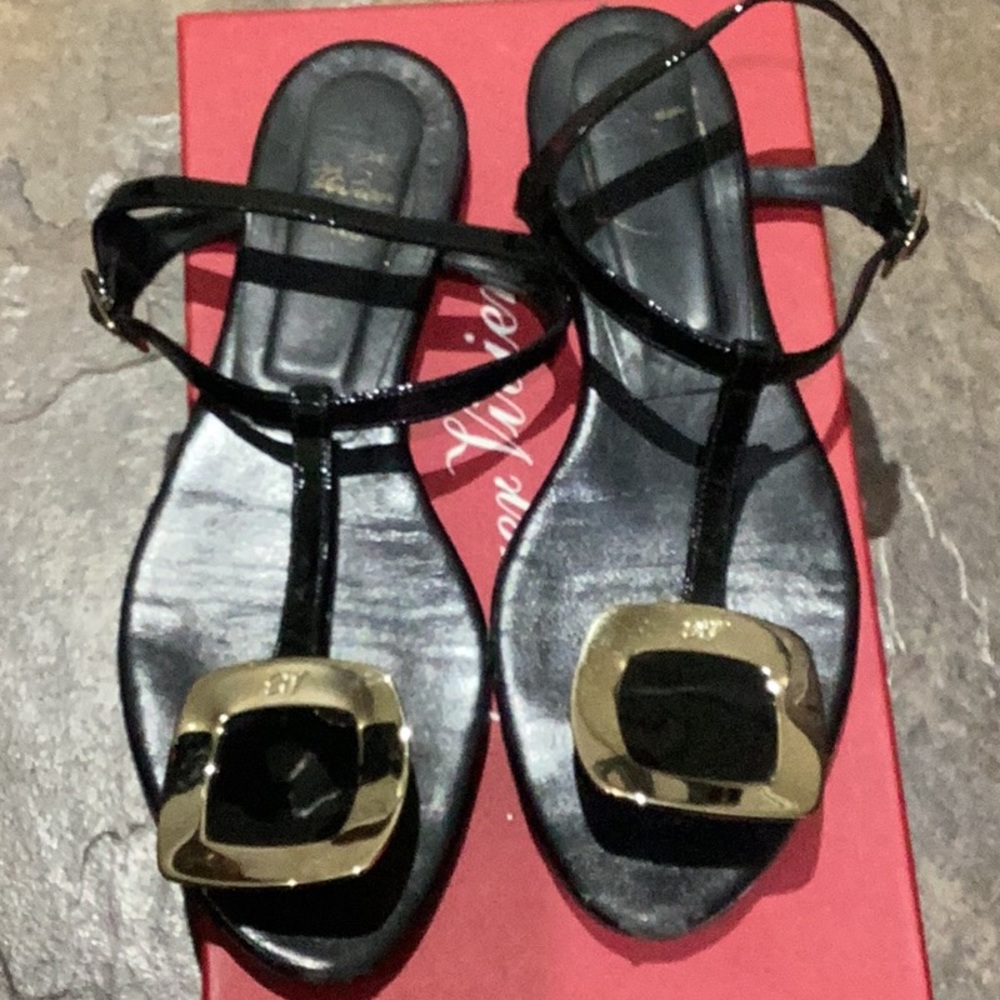 Authentic Roger Vivier flat thong sandal
